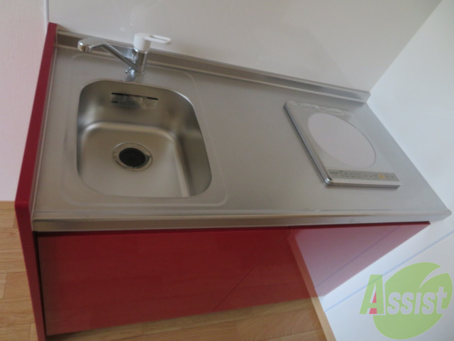 キッチン　ＩＨつきのキッチン。お手入れもしやすそう。