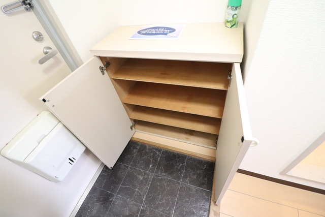 収納　シューズボックス