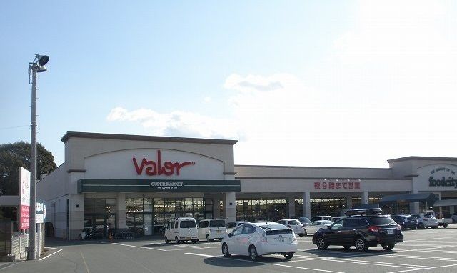 スーパー　バロー新城店（スーパー）まで800m