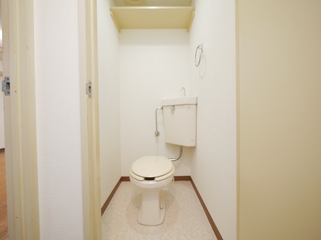 トイレ　弊社ではウォシュレットの取付もお手頃価格で承っております♪