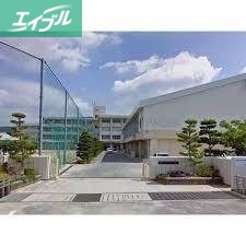中学校　岡山市立高島中学校（中学校）まで646m