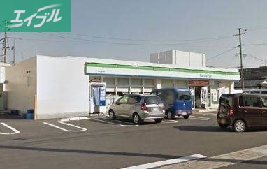 コンビニ　ファミリーマート岡山国府市場店（コンビニ）まで556m