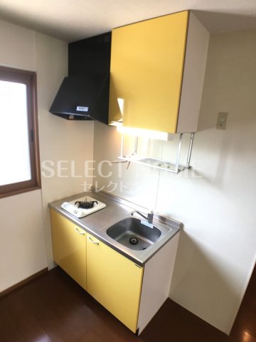 キッチン　同型タイプコンパクトなキッチンで掃除もラクラク