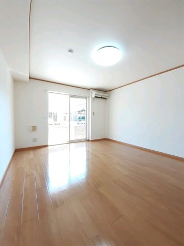 居室・リビング　中はこのようになっています