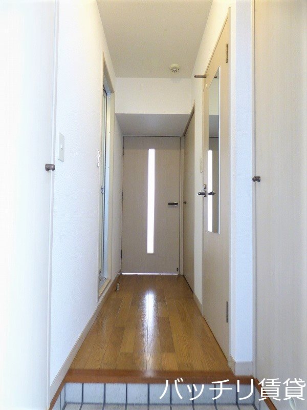 玄関　同型タイプの為、現状を優先いたします