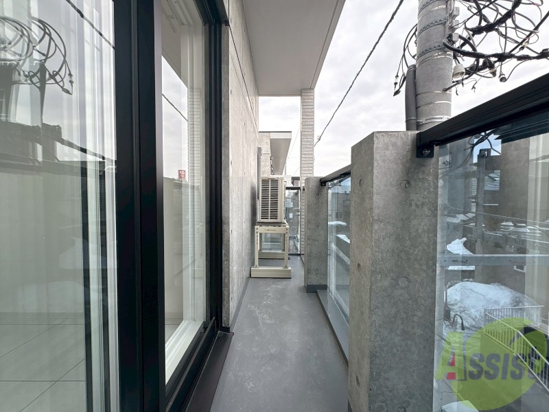 バルコニー　バルコニーです。洗濯物を干したり一息ついたりできますね！