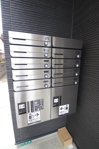 エントランス　宅配BOX