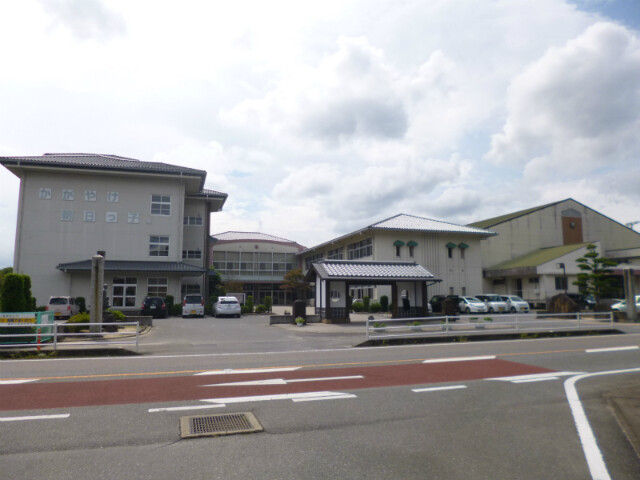 小学校　武雄市立朝日小学校（小学校）まで1749m