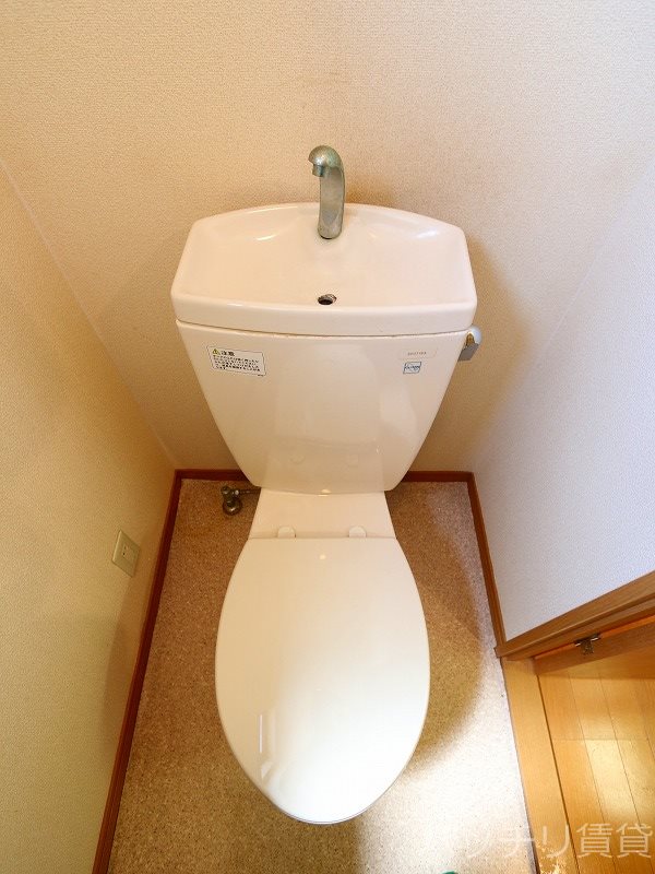 トイレ　画像は同型タイプの為、現状を優先致します。
