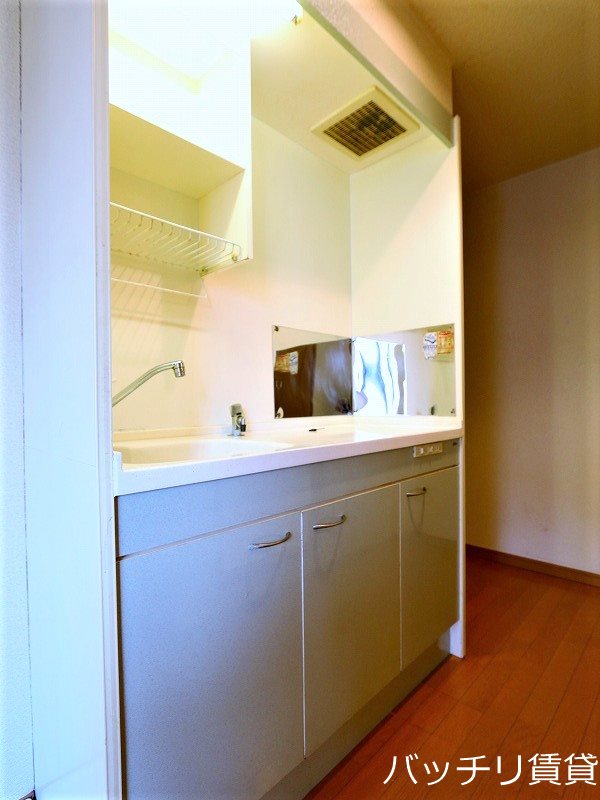 キッチン　画像は同型タイプの為、現状を優先致します。