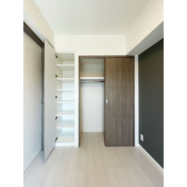 収納　写真は同タイプ住居です。