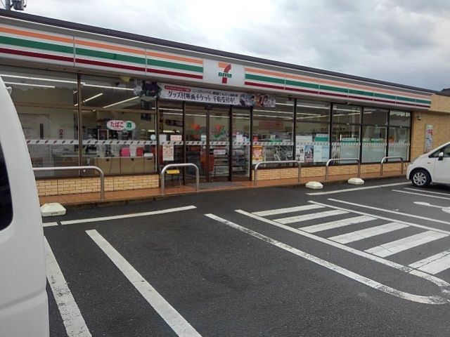 コンビニ　セブンイレブン鳥栖村田店（コンビニ）まで560m
