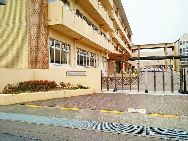 小学校　稲沢市立　稲沢東小学校（小学校）まで850m