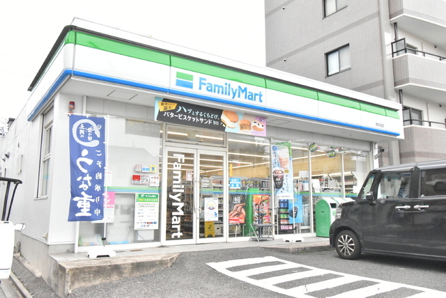 コンビニ　ファミリーマート　西矢田店（コンビニ）まで240m