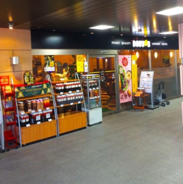 飲食店　ドトールコーヒーショップ練馬駅店（飲食店）まで591m