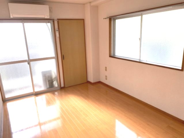バルコニー　同建物別部屋現況優先