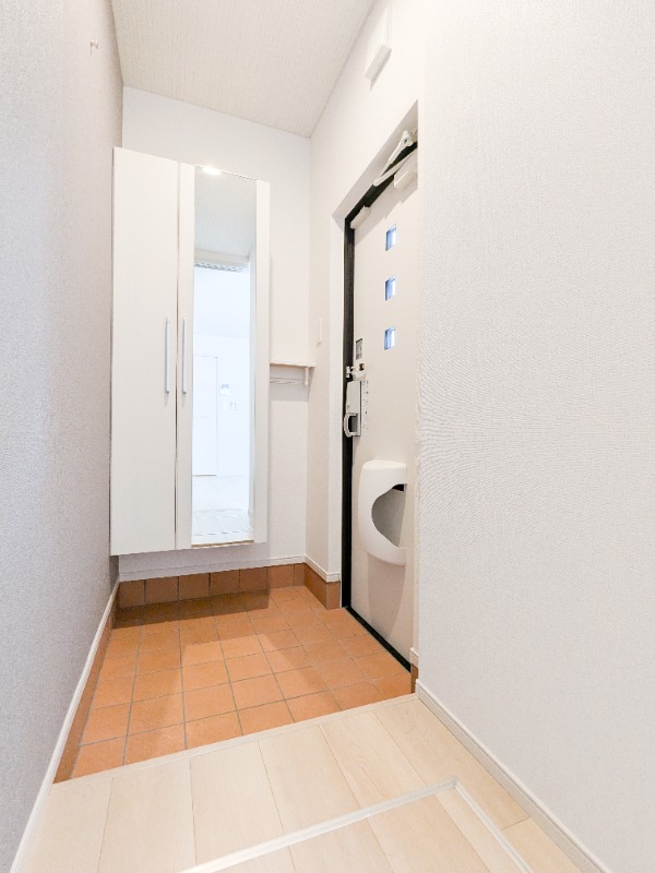 玄関　図面と現状に相違がある場合には現状を優先