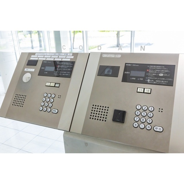 ロビー　オートロック