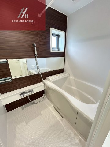 バス・シャワールーム　コンパクトで使いやすいお風呂です