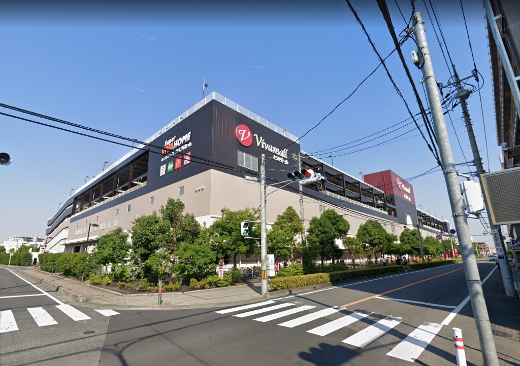 ドラックストア　ココカラファイン ビバモール蕨錦町店（ドラッグストア）まで334m