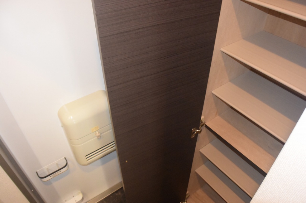 玄関　シューズボックス付きです。