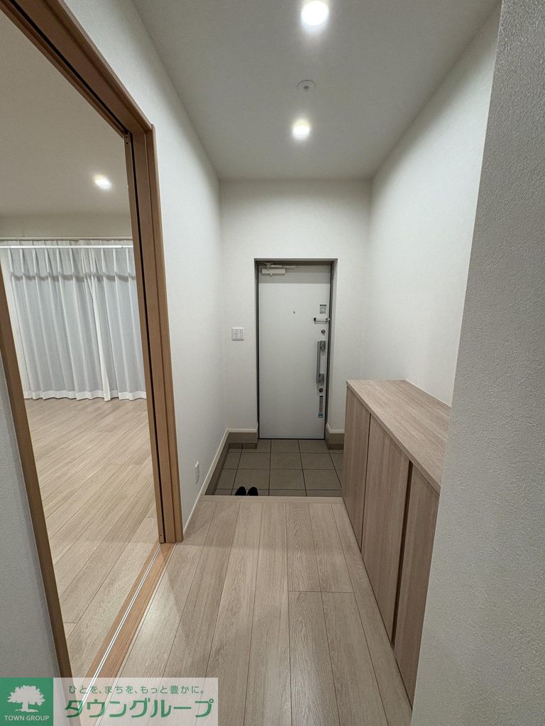 玄関　リビング/居室