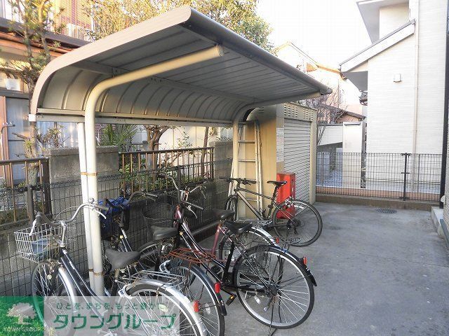 その他　屋根付き駐輪場