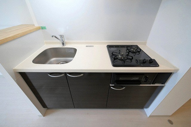 キッチン　コンパクトなキッチンで掃除もラクラク