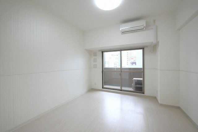 居室・リビング　明るい洋室です