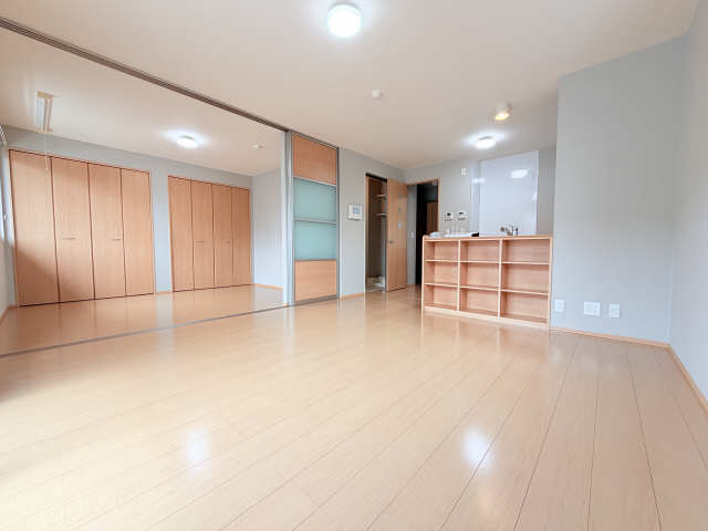 居室・リビング　同タイプの写真です。