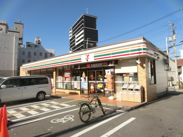 コンビニ　セブン－イレブン（コンビニ）まで240m