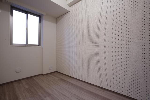 その他部屋・スペース　開放的な寝室です