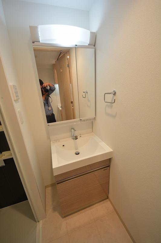 洗面設備　スワンズ谷町セントシティ　綺麗な洗面台