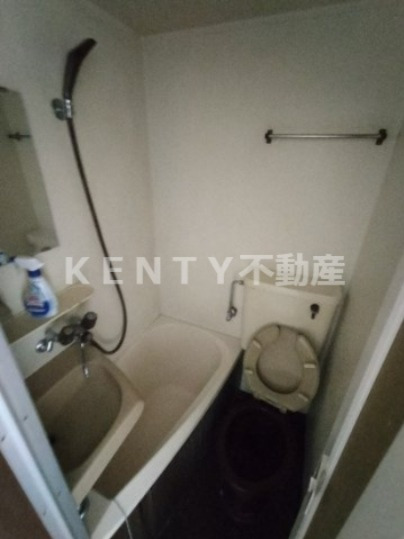 バス・シャワールーム　コンパクトで使いやすいお風呂です