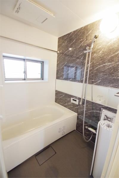 バス・シャワールーム　風呂