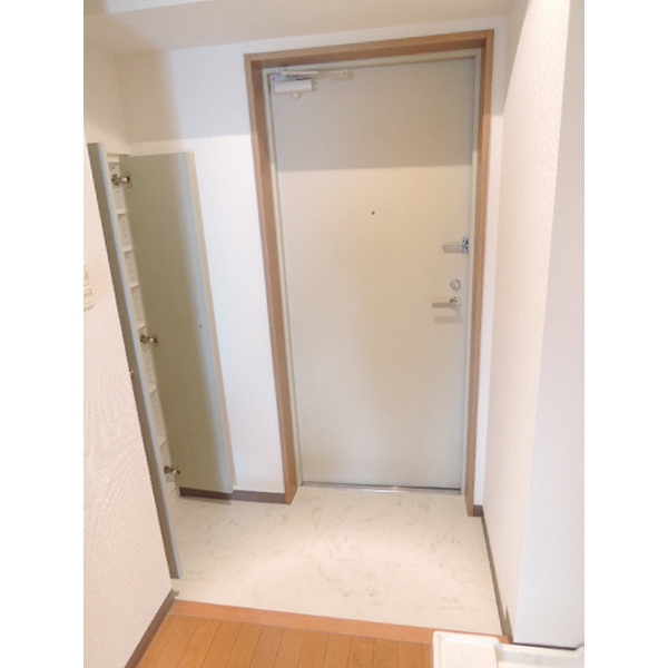 玄関　※別号室参考写真