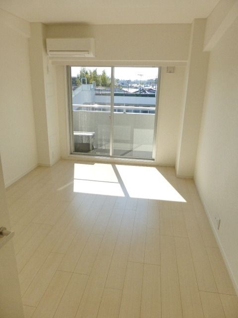 居室・リビング　日当たり良いお部屋です