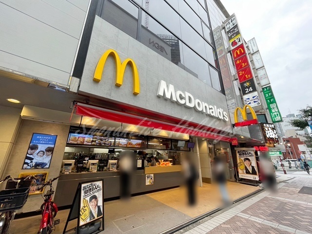 飲食店　マクドナルド 横浜西口店（飲食店）まで949m