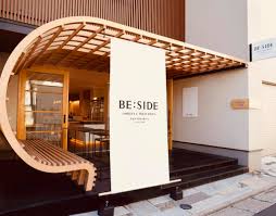 飲食店　BE:SIDE(ビーサイド) 表参道店（飲食店）まで393m