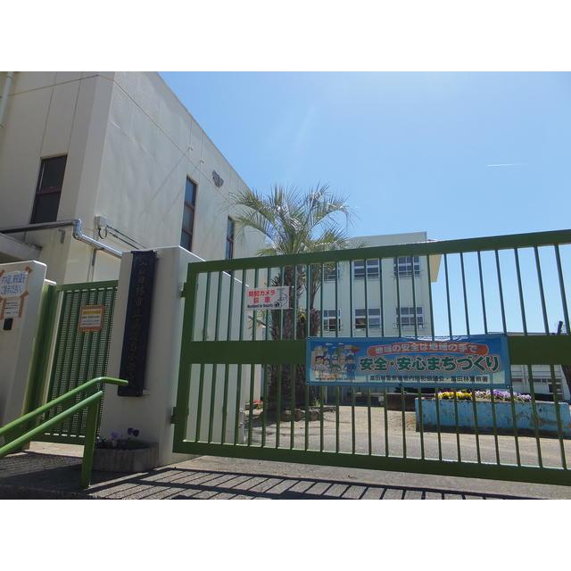 小学校　富田林市立小学校 高辺台小学校（小学校）まで499m