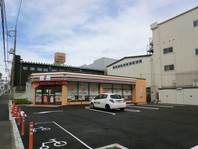 コンビニ　セブンイレブン松戸駅東口店（コンビニ）まで89m