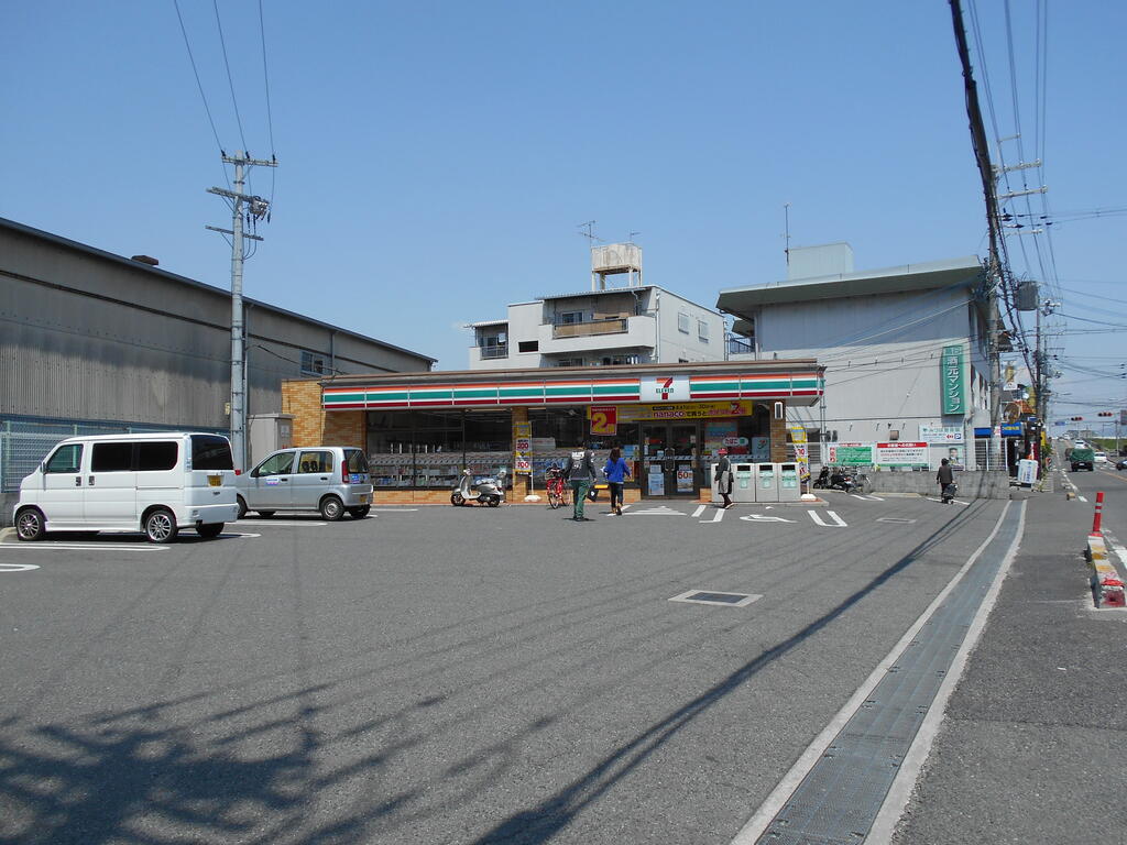 コンビニ　セブンイレブン藤井寺国府1丁目店（コンビニ）まで528m
