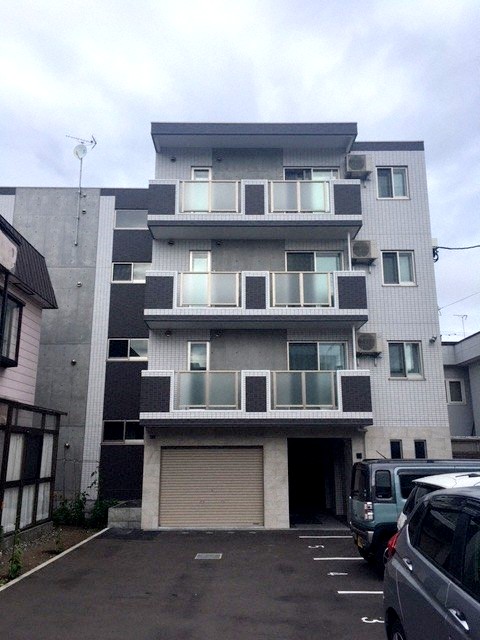 建物外観　☆南郷13丁目駅徒歩6分☆
