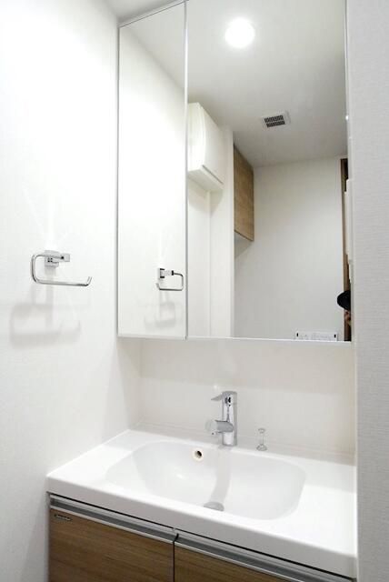 洗面設備　写真は別部屋・参考写真となります。