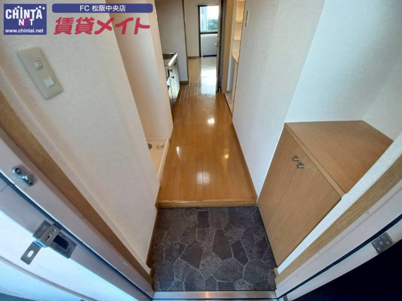 玄関　別部屋参考写真です。