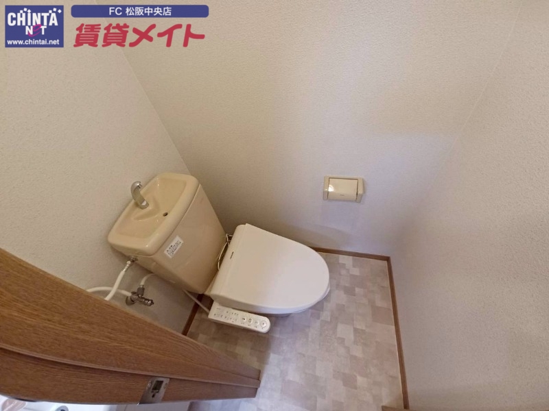 トイレ　別部屋参考写真です。