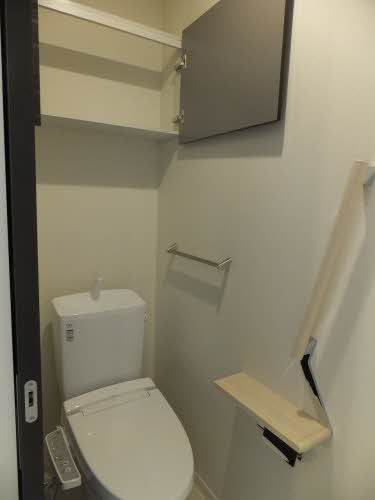 その他部屋・スペース　温水洗浄トイレ・棚