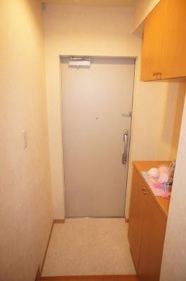 玄関　広い玄関でシューズBOXももちろん完備です