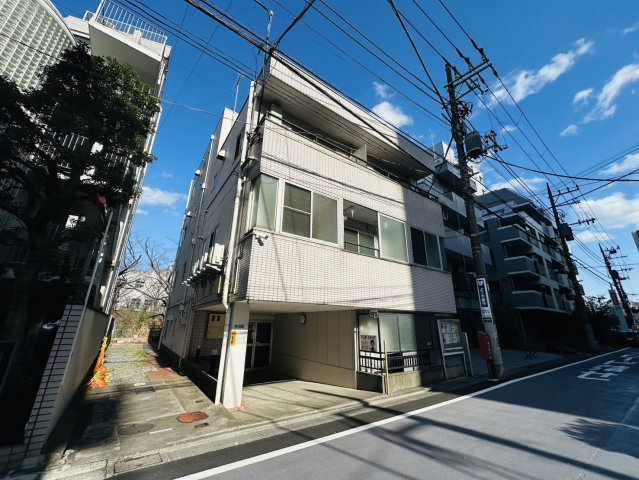 建物外観　目黒川沿いのマンション