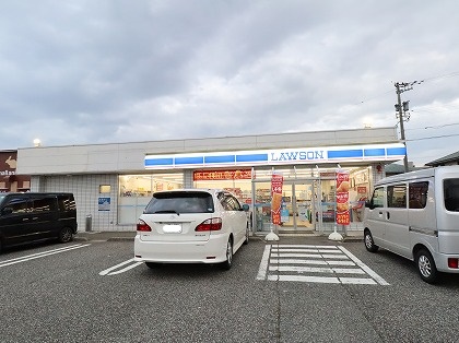コンビニ　ローソン（コンビニ）まで498m